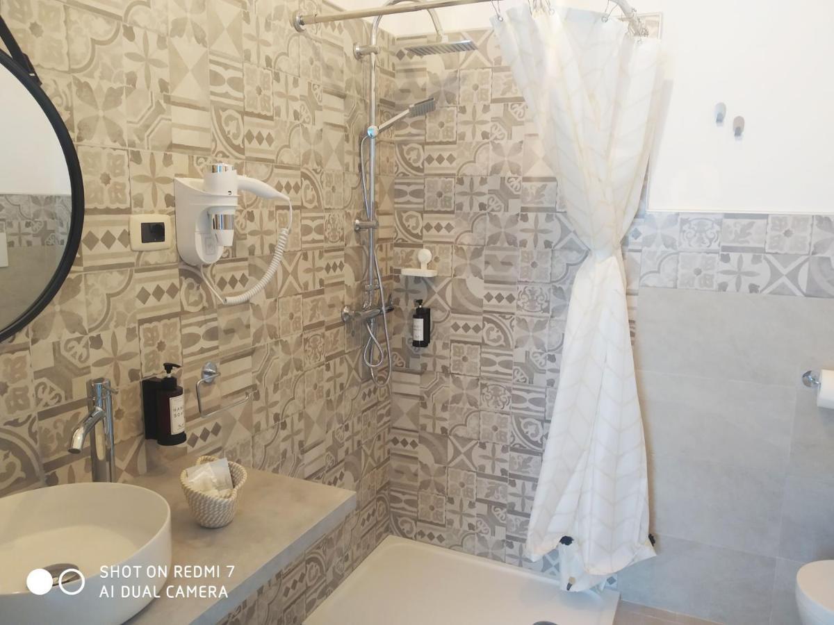Aurisa Apartment Bari Bagian luar foto