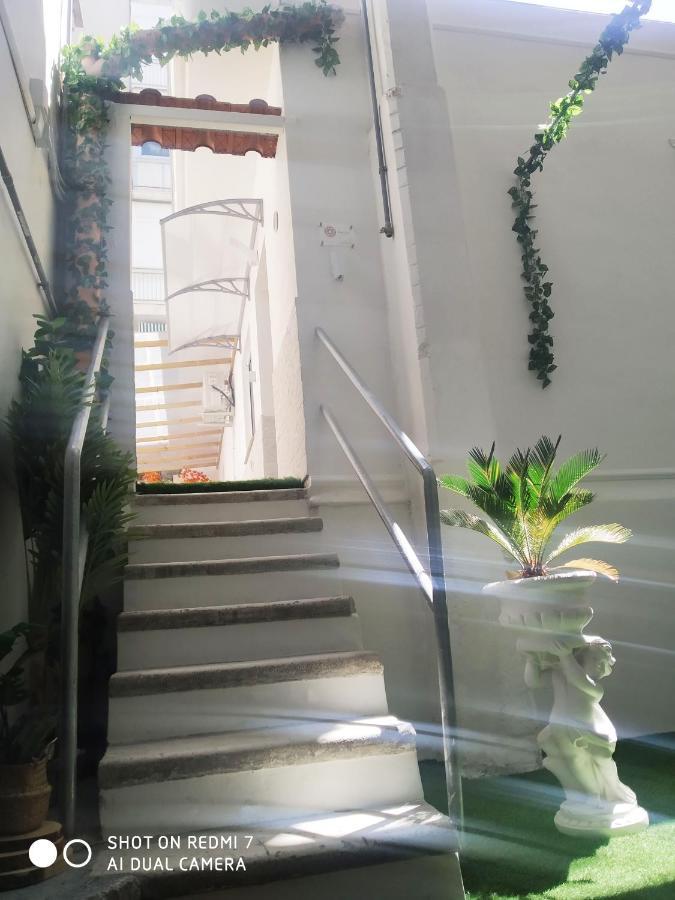 Aurisa Apartment Bari Bagian luar foto