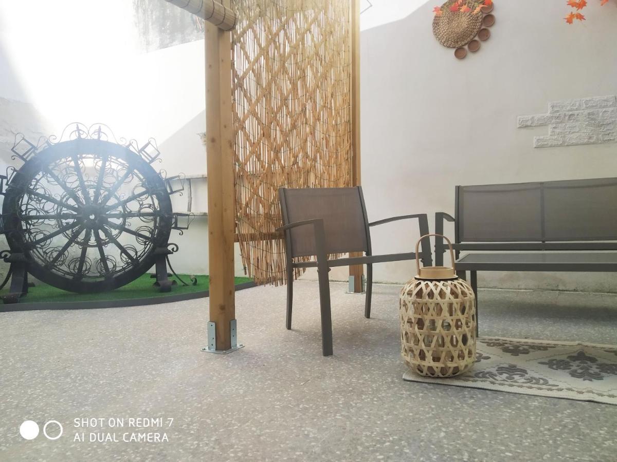 Aurisa Apartment Bari Bagian luar foto
