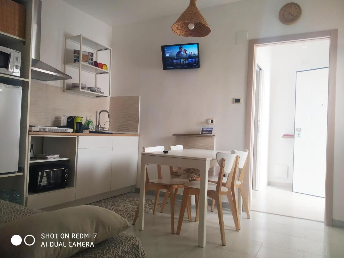 Aurisa Apartment Bari Bagian luar foto