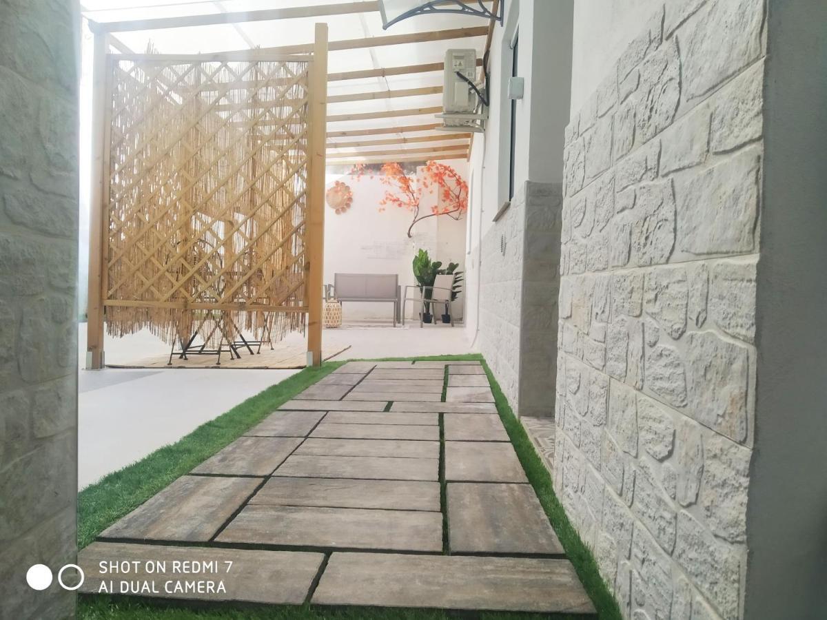 Aurisa Apartment Bari Bagian luar foto