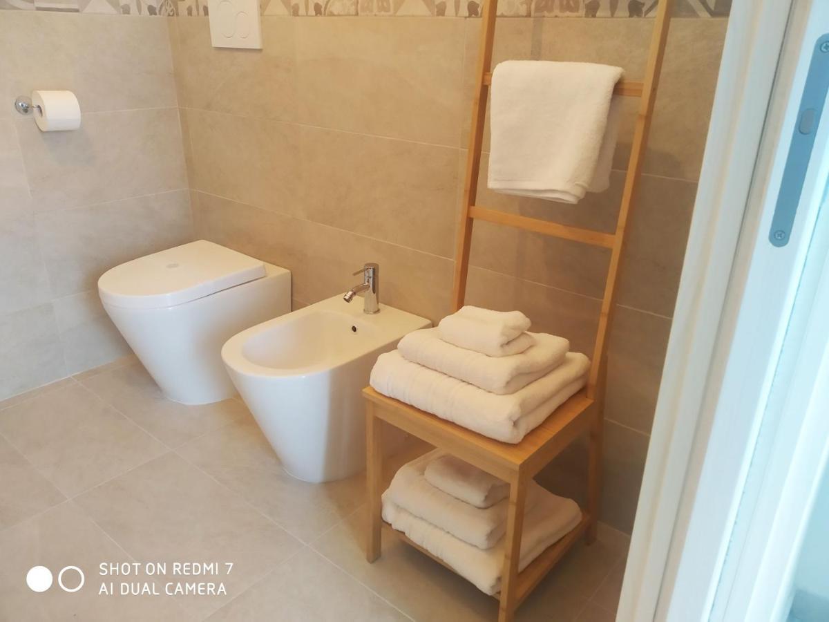 Aurisa Apartment Bari Bagian luar foto